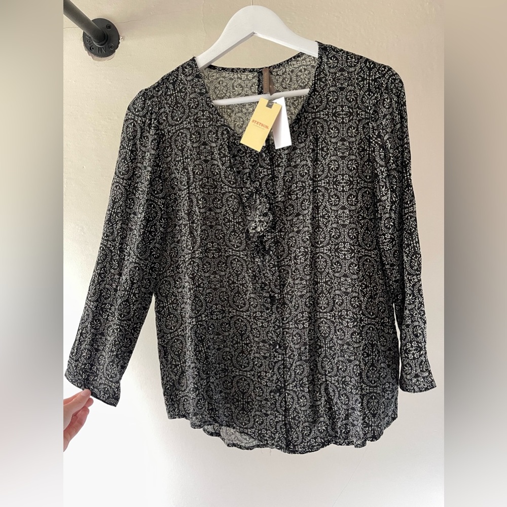 STETSON BLOUSE SIZE SMALL WITH TAGS